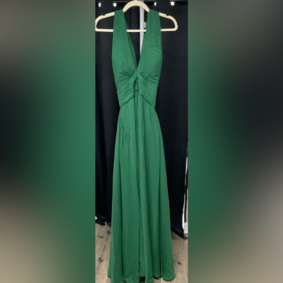 Dresses & Skirts - Elegant Green Dress NWT Corset back PTP 16